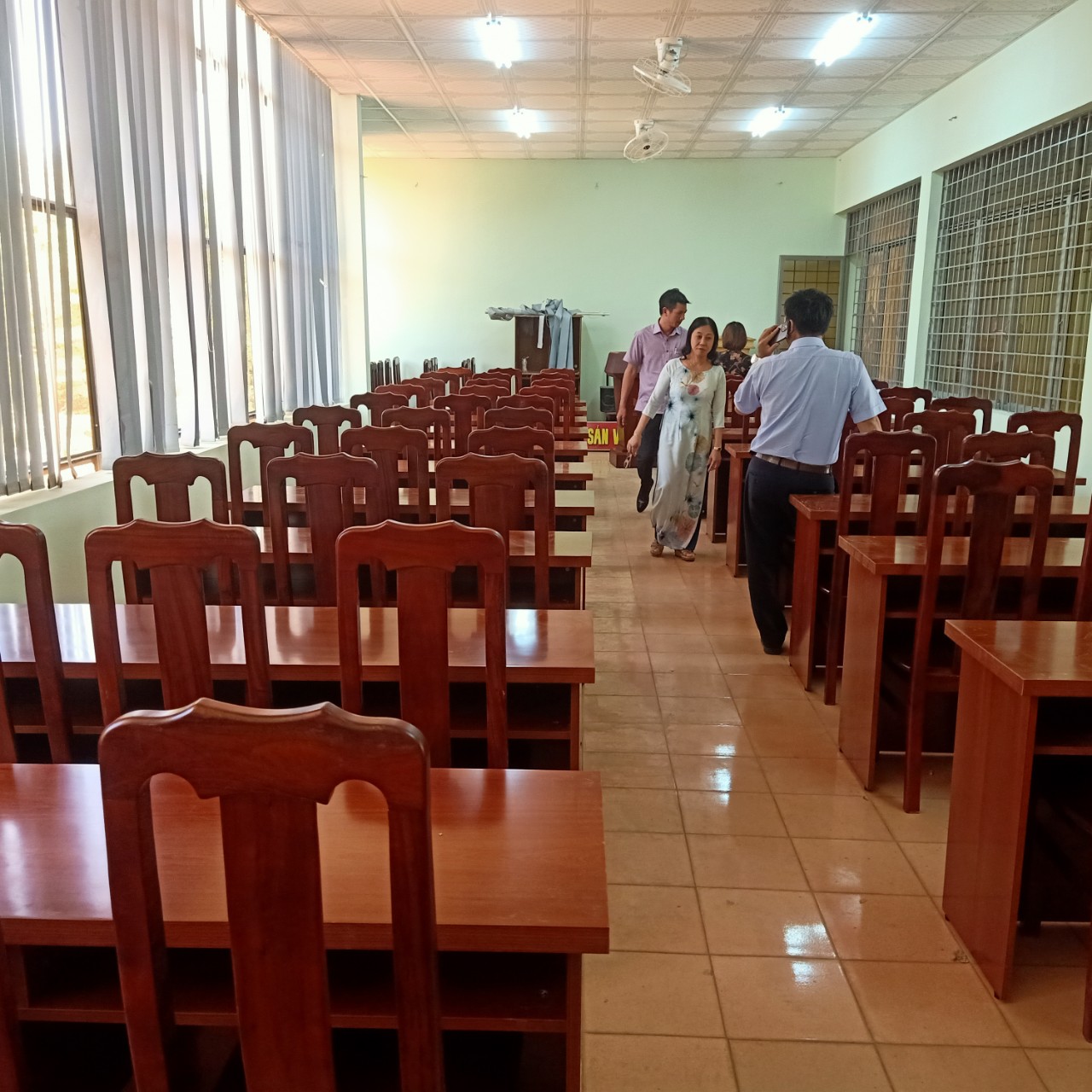 Bàn ghế hội trường