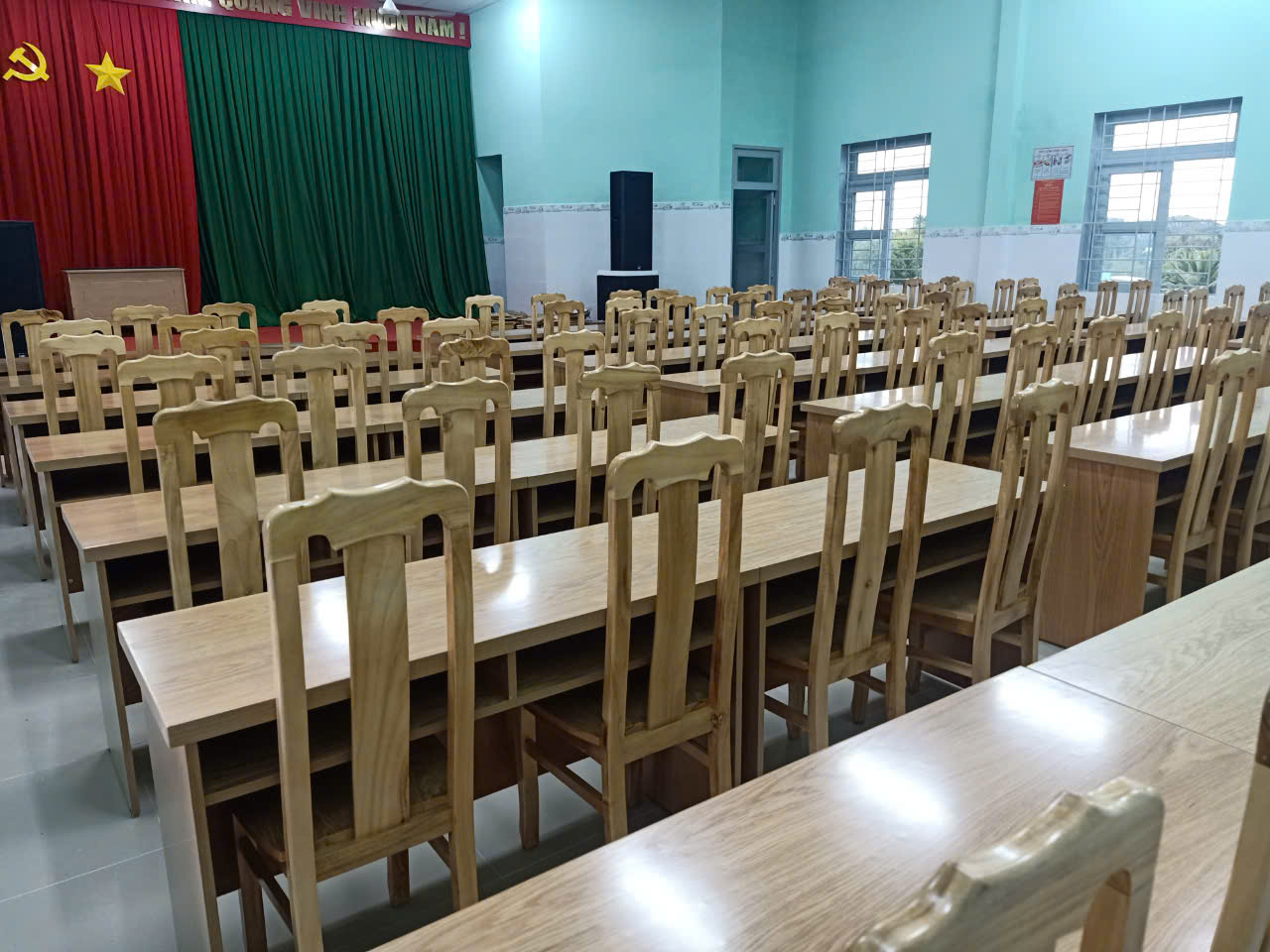 Ghế hội trường sơn PU