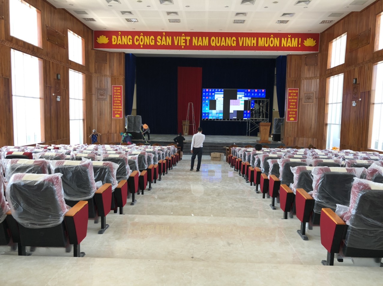 Ghế hội trường chân cố định
