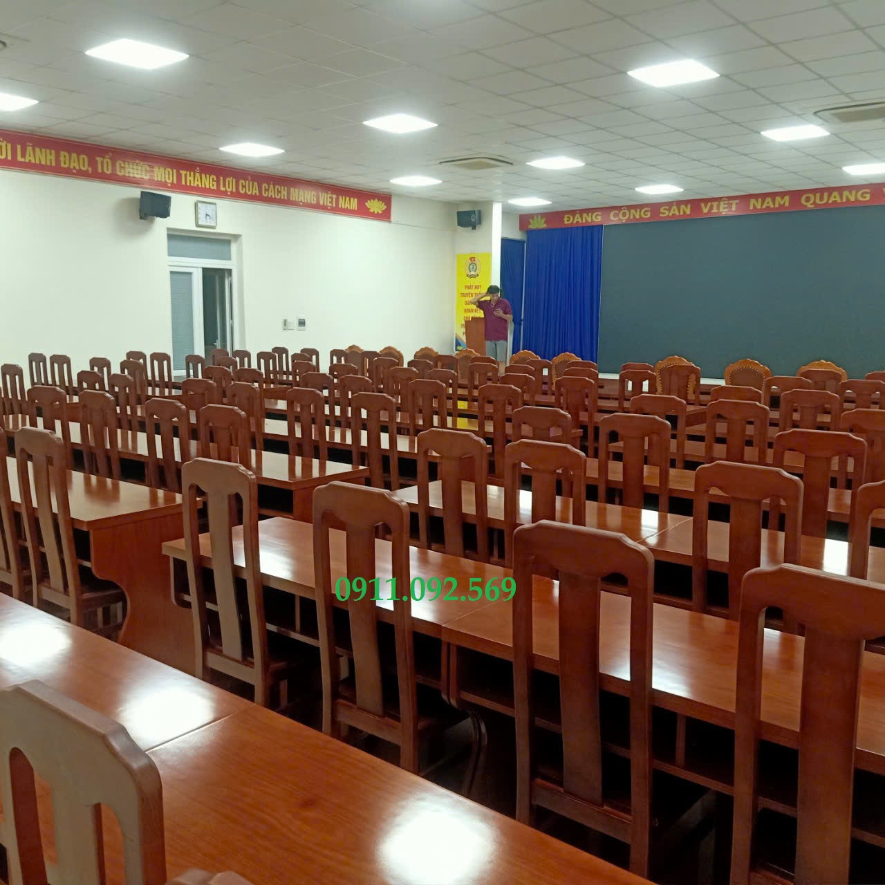 Ghế gỗ hội trường