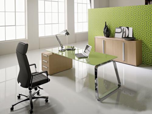 Bàn làm việc in đậm chất riêng