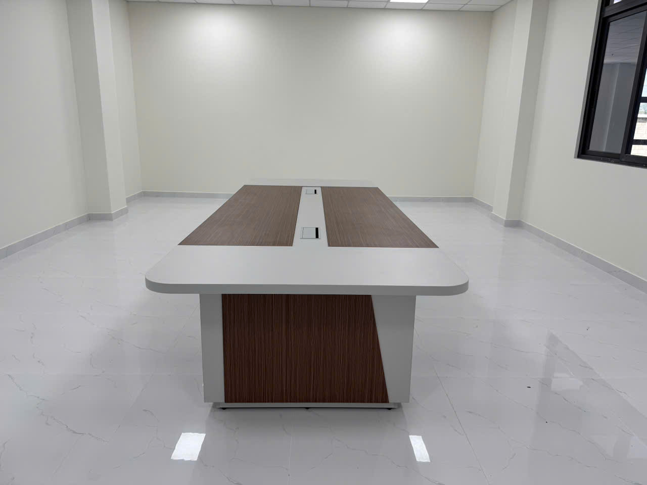 Bàn họp gỗ công nghiệp