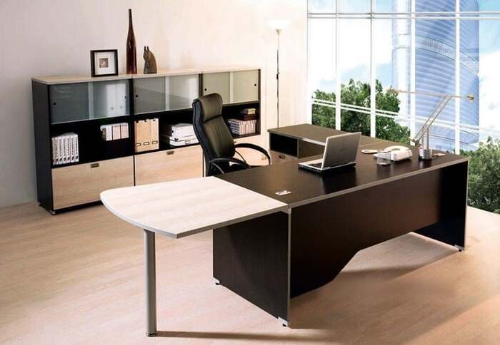 thiết kế bàn giám đốc hiện đại