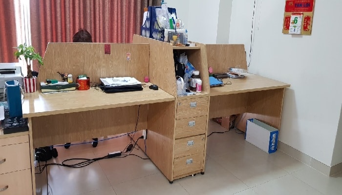 cụm bàn làm việc bằng gỗ